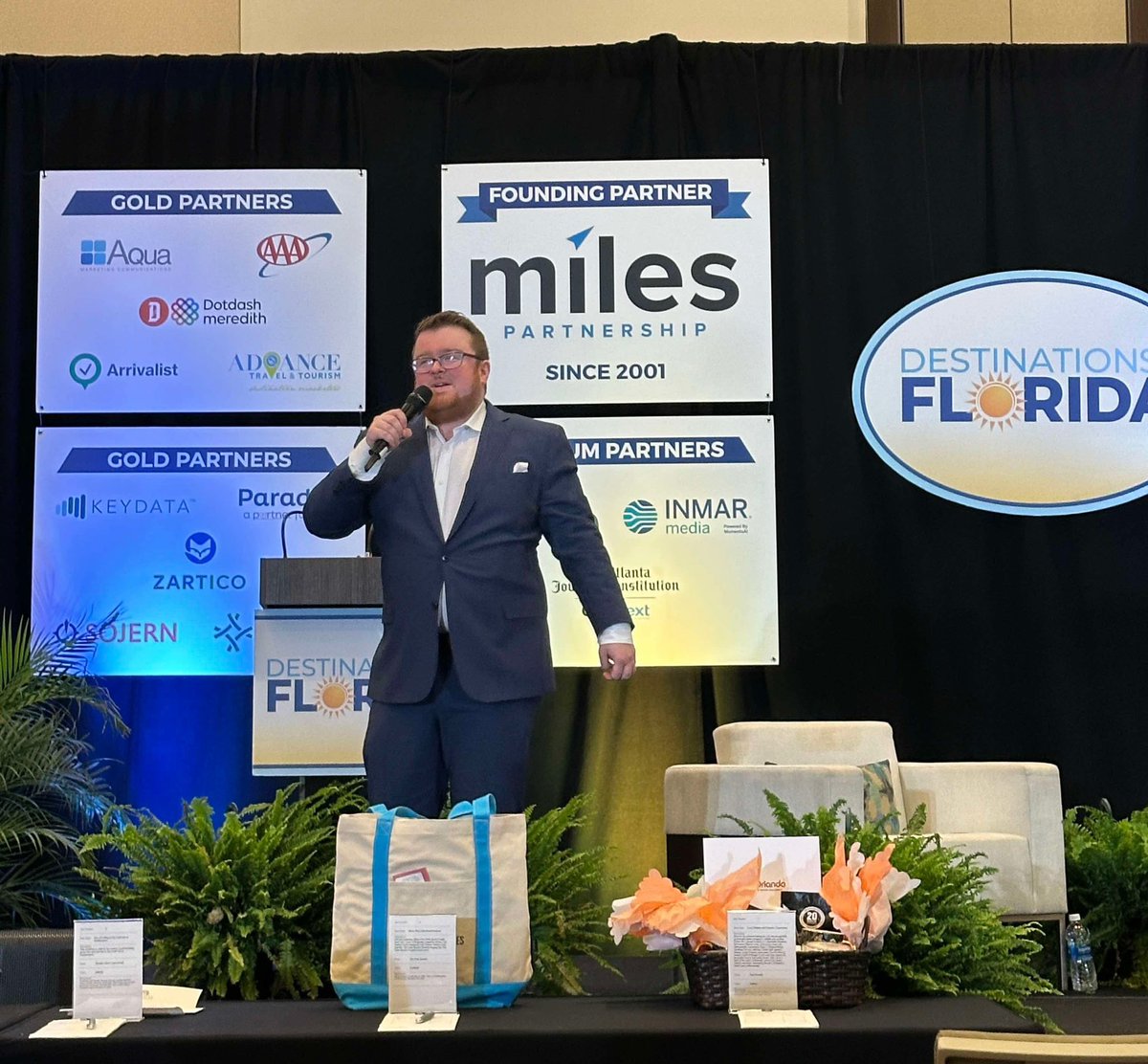 Had a blast announcing the news about tonight’s <a href="/connectmeetings/">Connect</a> evening fiesta at #destinationsflorida