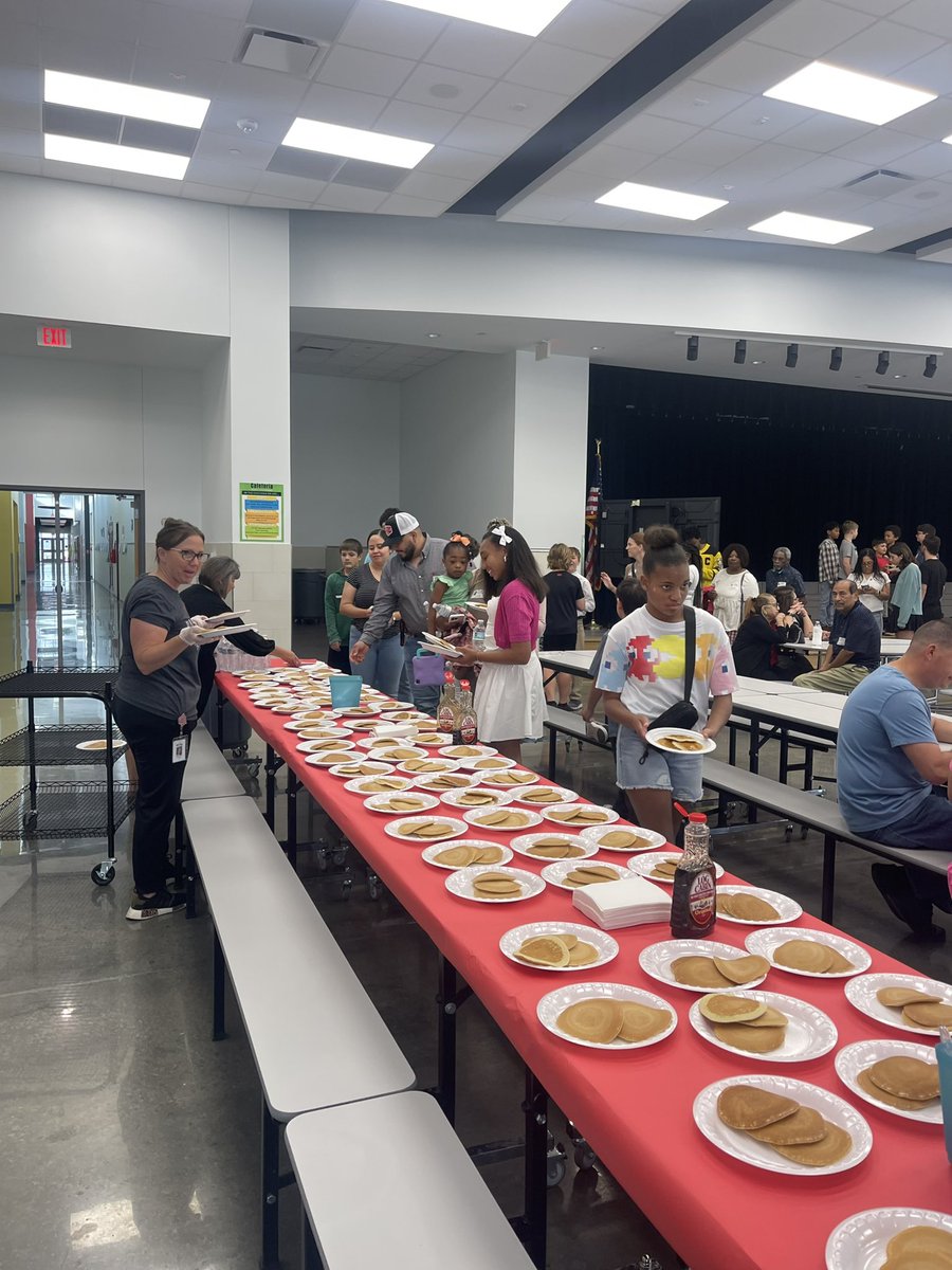 JuleeManley's tweet photo. So much fun today celebrating our @JLBurrellES Fifth graders! A concert, clap out, and pancakes with the principal. https://t.co/VhpDQ6klb1