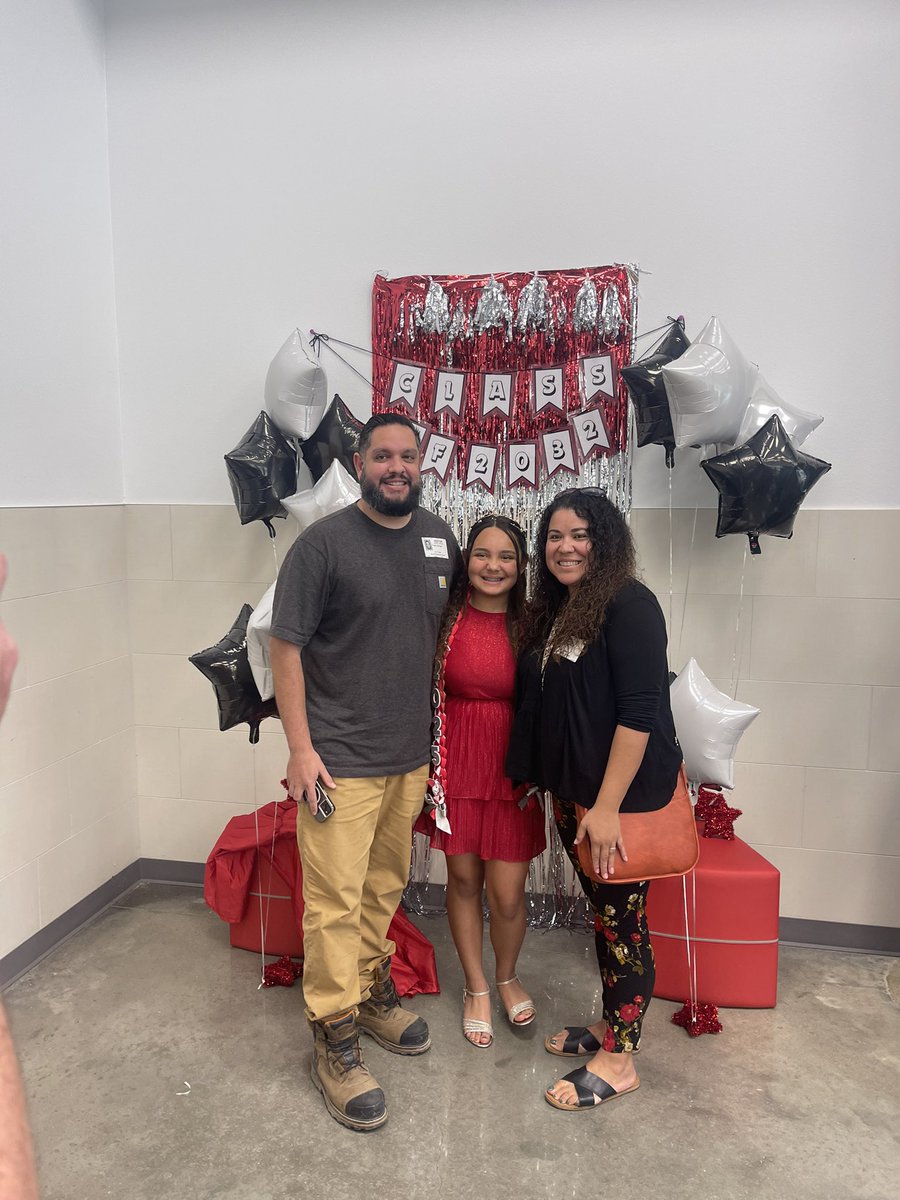 JuleeManley's tweet photo. So much fun today celebrating our @JLBurrellES Fifth graders! A concert, clap out, and pancakes with the principal. https://t.co/VhpDQ6klb1