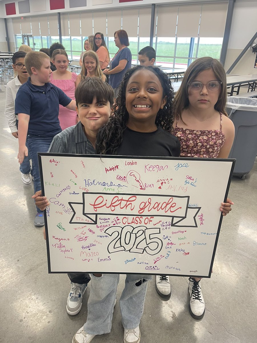 JuleeManley's tweet photo. So much fun today celebrating our @JLBurrellES Fifth graders! A concert, clap out, and pancakes with the principal. https://t.co/VhpDQ6klb1