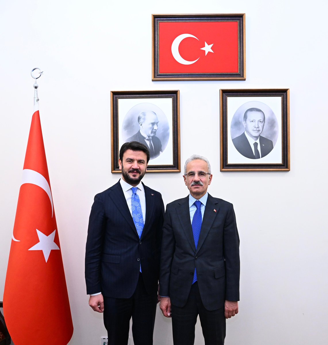 Abdulkadir URALOĞLU (@a_uraloglu) on Twitter photo 📍TBMM
AK Parti Ankara Milletvekilimiz Sn. <a href="/kurtcancelebi/">Kurtcan Çelebi</a> ile meclisimizde bir araya geldik.
Başkentimizi Türkiye Yüzyılı vizyonumuzun lokomotif şehri yapmayı sürdüreceğiz.
#TürkiyeHızlanıyor 🇹🇷 📍TBMM
AK Parti Ankara Milletvekilimiz Sn. <a href="/kurtcancelebi/">Kurtcan Çelebi</a> ile meclisimizde bir araya geldik.
Başkentimizi Türkiye Yüzyılı vizyonumuzun lokomotif şehri yapmayı sürdüreceğiz.
#TürkiyeHızlanıyor 🇹🇷