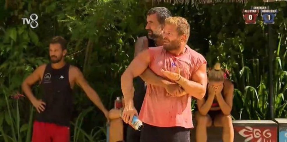 zynpyagmr's tweet photo. Ya bu kart horozlar, günlerdir POYRAZ sevinci yapıyomuydu ndnxmxzmzk 

Volkan’ın sevincinden size ne ? 😧 

#Survivor2025 #SurvivorAllStar2025 https://t.co/XtxaMt0Jlv