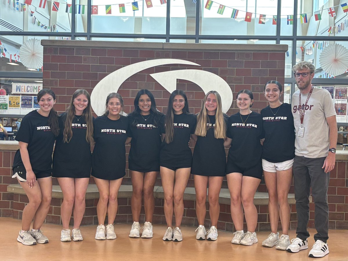 lnsathletics's tweet photo. Congratulations to our Tennis state qualifiers. Good luck in the HAC tournament tomorrow and the rest of the season! 

🐊🎾 https://t.co/2qzC0Nklsn