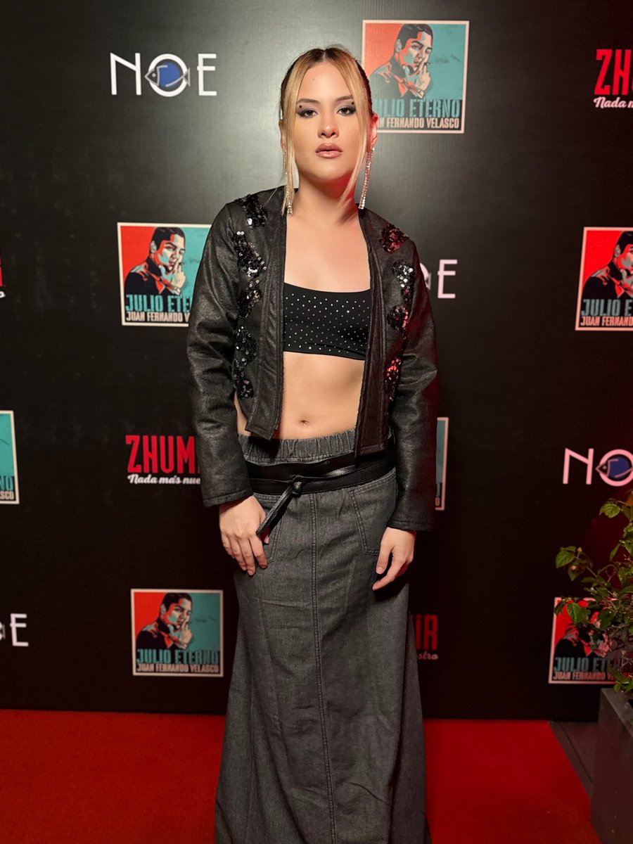 En la alfombra roja del lanzamiento del álbum “JULIO ETERNO” de Juan Fernando Velasco  🇪🇨