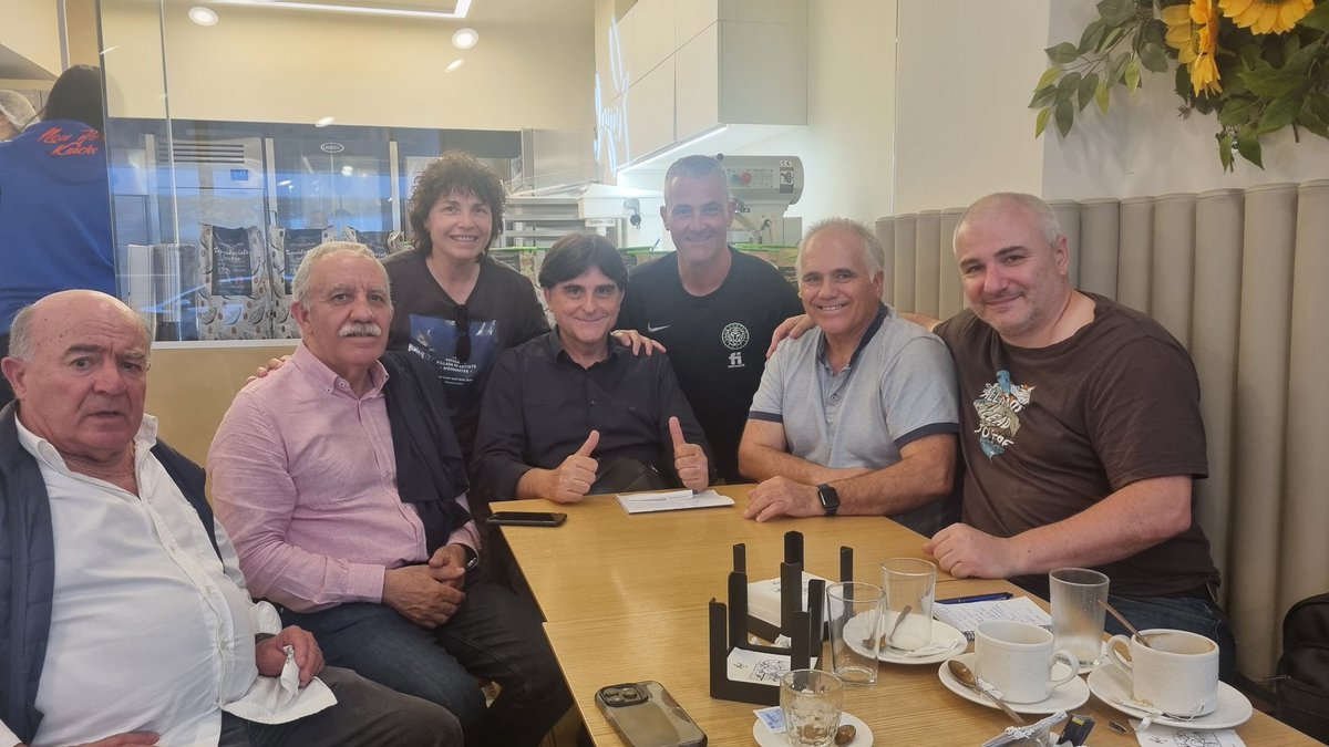 lindeilicitano's tweet photo. Esto va cogiendo forma, reunión muy fructifera ⚽🔝
➡ Ya queda muy poco 📚
↪Nos vemos el 6 de Junio en el Centro de Congresos a las 19:00
Muy bien acompañado con:
#MiguelOrs
#PepeMorago
#ManoloCampillo
#Chule
#IsmaelRomero
#Pedrin
#LeyendasDelFutsalIlicitano
#Agradecido https://t.co/IiVIxOvvXW
