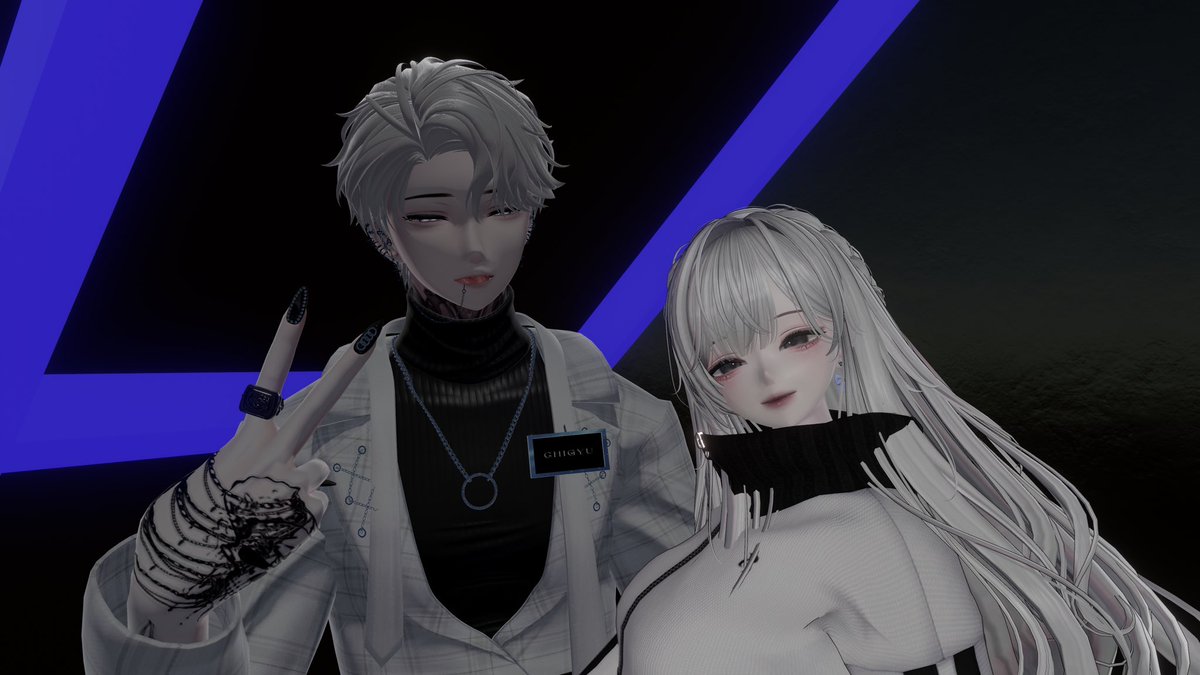 おはち〜！
昨日は初キャストでなでなで頑張った！！！！最後休憩室でちょっと横になったら爆睡かまして最後の集合写真とアフターでれなかった....VRは睡眠器具すぎる！！！！危ないいいいい！！
#Bar_Insanus