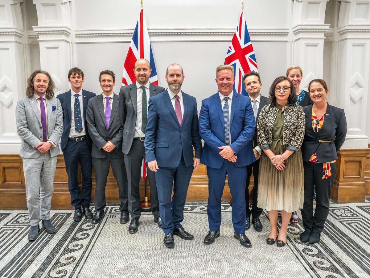 Two years on, the UK–NZ Free Trade Agreement is delivering:

✅ £3.7bn in bilateral trade

✅ 82% of goods traded tariff-free

✅ New collabs on green finance, legal services &amp; women in STEM

Trade in action. 🌏
🔗 gov.uk/government/new…

#UKNZFTA #TradeInAction