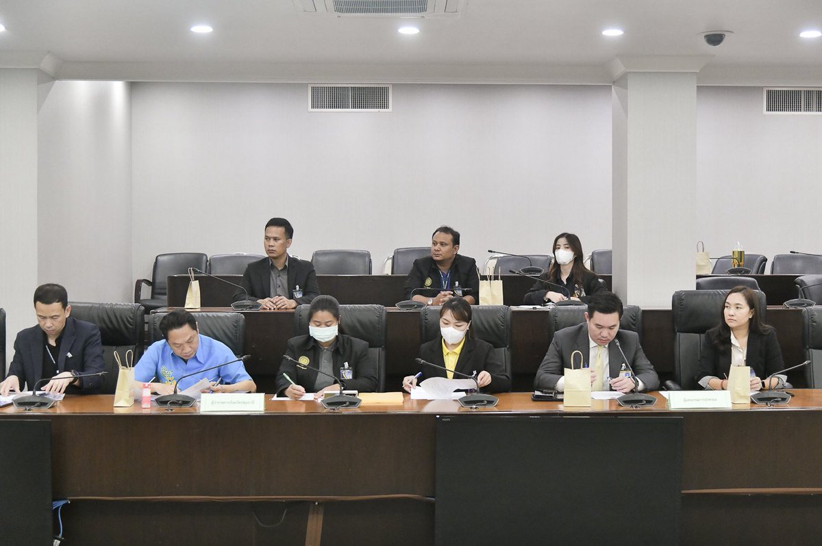 #จิราพร ประชุมหารือมาตราการแก้ไขปัญหาเรื่องร้องทุกข์ให้ผู้บริโภค กรณี ชารียา เรสซิเด้นท์ #สำนักงานคุ้มครองผู้บริโภค #จิราพรสินธุไพร #เพ็ญพิสุทธิ์จินตโสภณ #สำนักนายกรัฐมนตรี #โหนกระแส 

📞หากต้องการร้องเรียนกับสคบ. โทร 1166