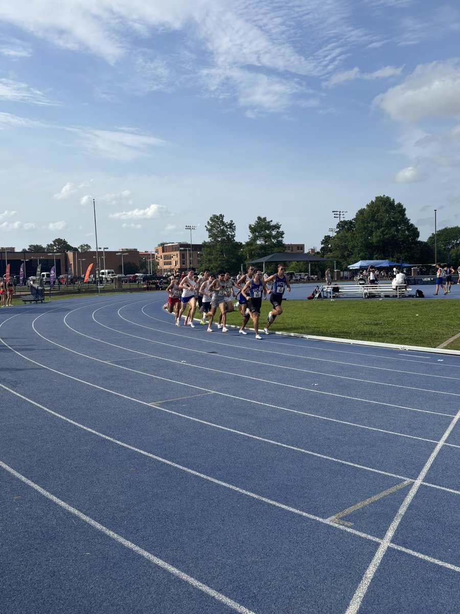 KDG313's tweet photo. Supporting @HCUAthletics Track &amp; Field at the @SouthlandSports Outdoor Championships taking place across town at Rice! #DawgsUp 🐾 https://t.co/4V8BeykKE4
