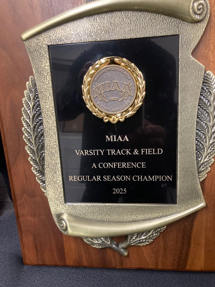 JacobUrbanDavis's tweet image. Junior year with @MSJGaels Track and Field has come to a close. It’s been a great year with lots of growth and development in every part of my life. Big new PRs (shot put 39’4 and discus 106’9) highlighted my season.