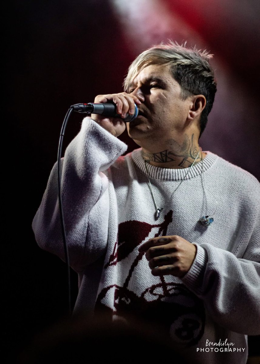 My shots from the Framing Hanley Flowers Tour.

Full Album Here : facebook.com/share/15aA7QZJ…

#framinghanley #photography #concertphotographer #brandiilynphotography