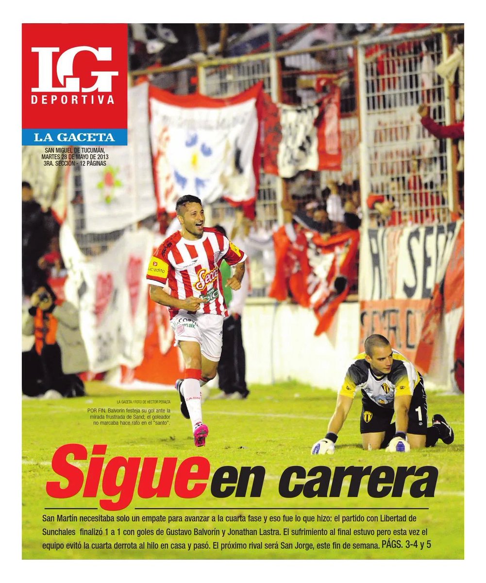 Admítelo , no esperas ver una foto de Balvorin haciéndole un gol en la Ciudadela a un Darío Sand pelado.