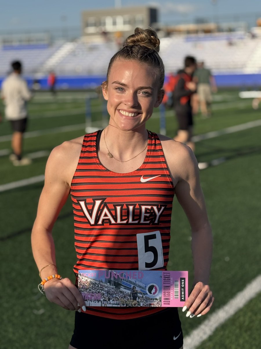 Ticket Punched!  
Emma Havighurst in the 100!
12.39 just minutes after the shuttle hurdle.