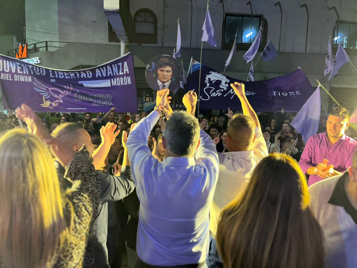 Inauguramos un nuevo espacio de La Libertad Avanza, esta vez en #Morón. Se trata de un punto de encuentro para todos los vecinos que quieren construir una provincia distinta, con convicción y coraje.
Gracias al gran equipo local por dar este paso. Seguimos avanzando, distrito por