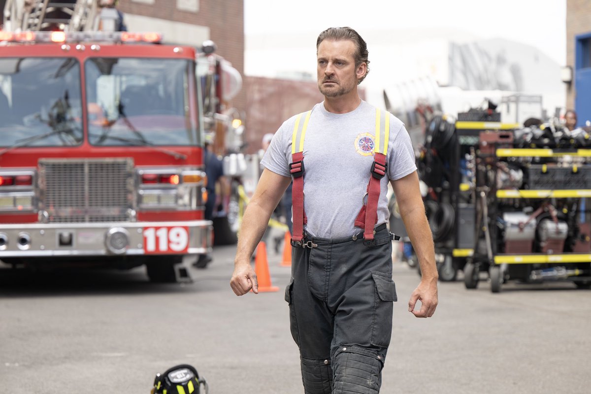 911TVNEWS's tweet photo. Hotshots renewed for Season 9 at ABC https://t.co/AGoVLwCi43