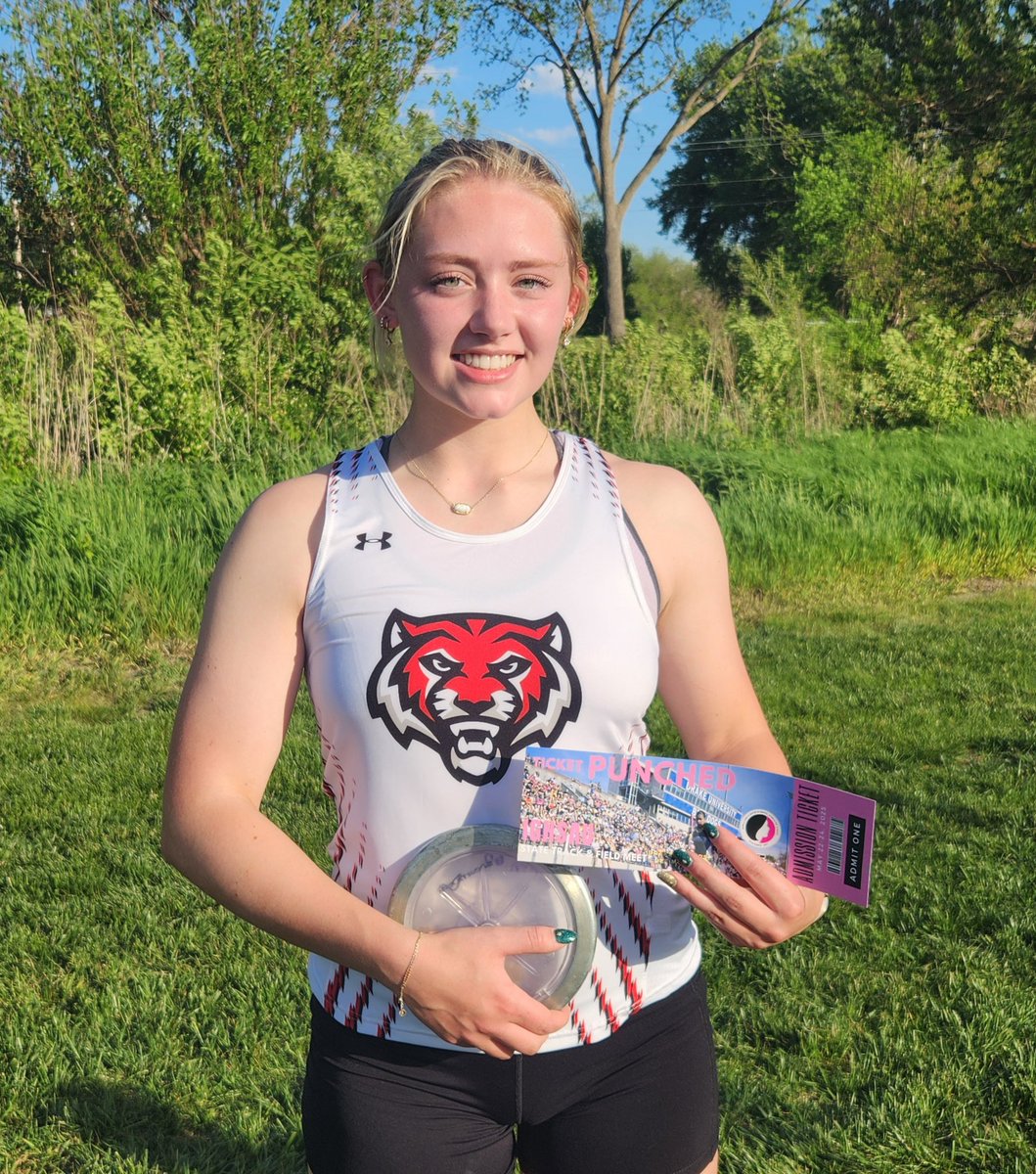 The Tigers punch two tickets in the discus!  Lauren Hagedorn threw a season best 128-05 to place 1st.  Taylor Braun threw a huge PR of 128-01 to place 2nd. Awesome job, ladies!! #IronSharpensIron