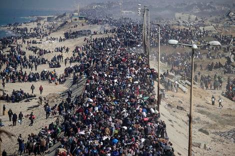 AitakZamir68390's tweet photo. @BrunoRguezP Han pasado 77 años y los Palestinos siguen sufriendo a manos de sus asesinos, ahora se ha convertido esa tierra en el campo de concentración mas grande a cielo abierto.
#FreePalesti https://t.co/ghkt87UcsR