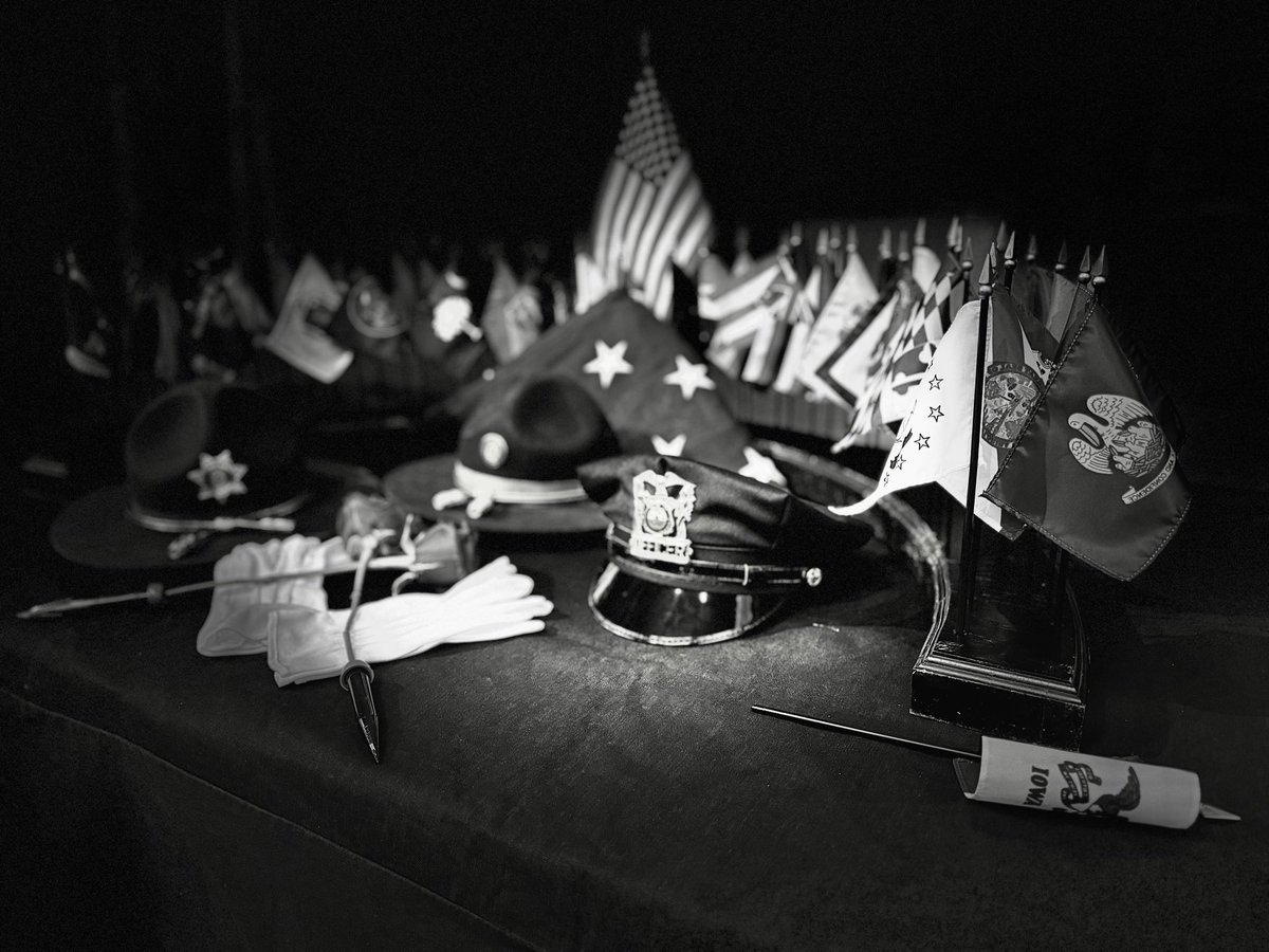 Today is Peace Officers Memorial Day. 🕯️ 

On Peace Officers Memorial Day, we honor our fallen Police Officers. Their legacy inspires us, as their sacrifice unites our community in grief, gratitude, and support. #OfficerMemorialDay #NeverForget 

<a href="/AltoonaPD_Iowa/">Altoona Police Department - Iowa</a>