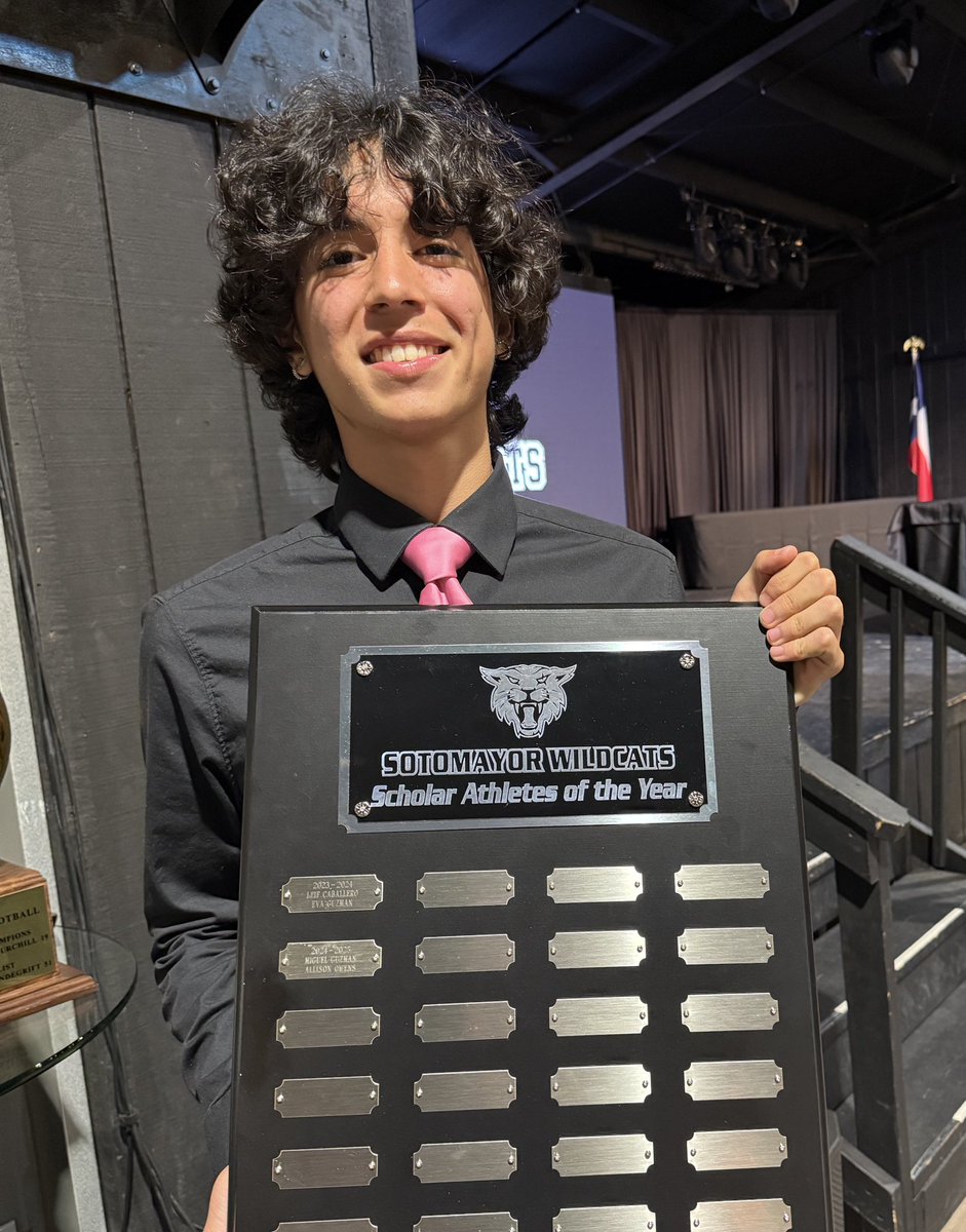 nhadia's tweet photo. Great job @miguel8_guzman !! We're are proud of your work on and off the field. @guzmanmichaelr https://t.co/2uMyZu9cqM