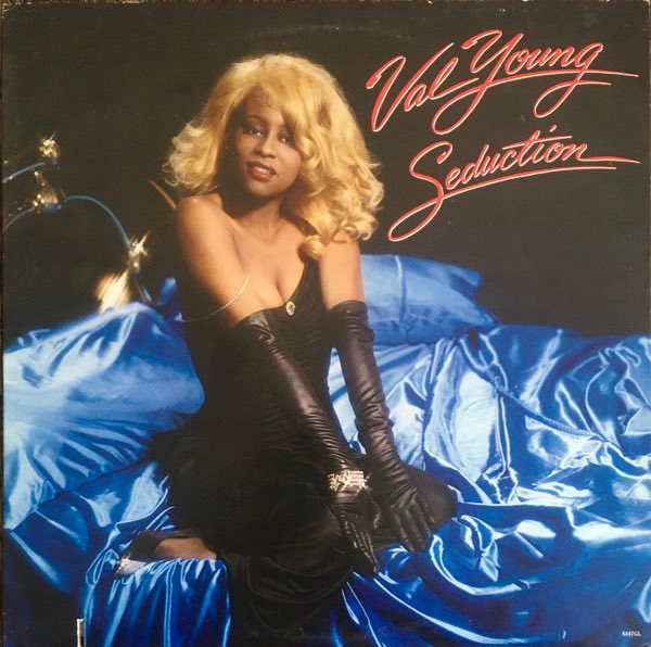 kickitoldschool's tweet photo. #ThrowbackThursday

#DigginInDaCrates 🎧 #80s 💃🏾 

Val Young - If You Should Ever Be Lonely 

https://t.co/m8slFRT0rY https://t.co/3qvwbvyJPG