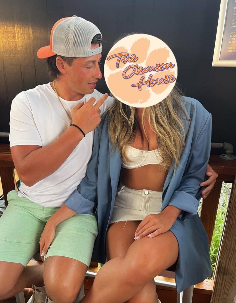 TheClemsonHouse's tweet photo. Ciufo keeps getting hotter and hotter 😩
His bat. I mean his bat https://t.co/byPWTpeugh