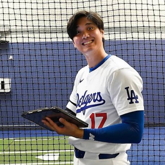 てちみ tweet media