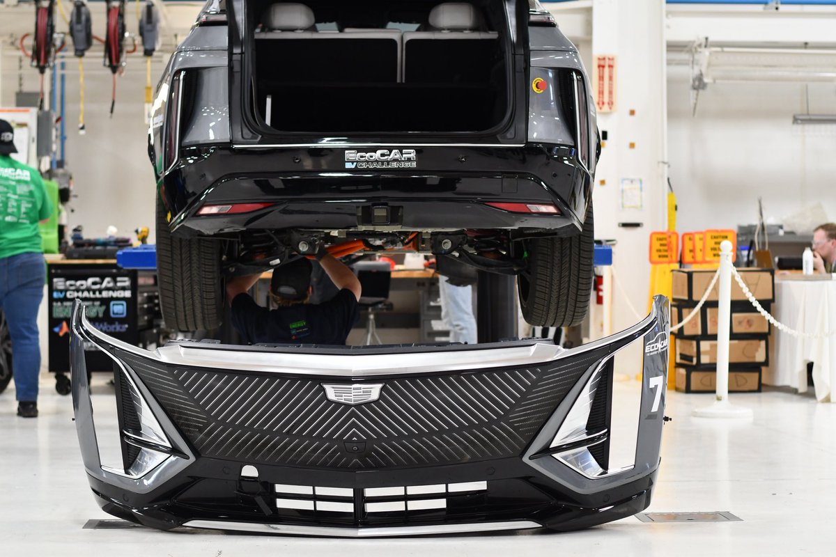 UAEcoCAR's tweet image. “There’s magic in the desert.” -Jesse Alley

Yuma has been nothing short of exciting so far! Our team has overcome great challenges and kept the tide rolling. Events, here we come!

#UAEcoCAR #EcoCAREVChallenge #BamaEngineering #RollTide