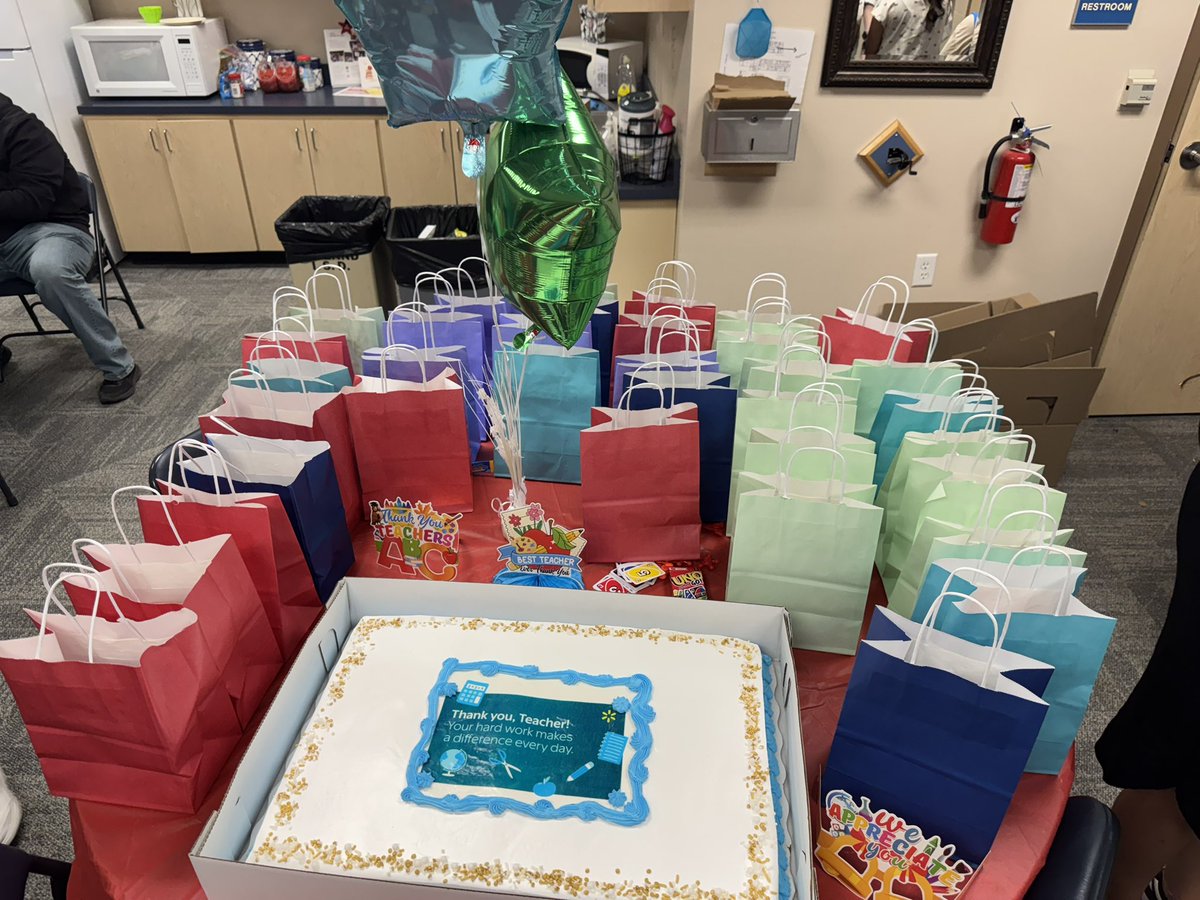 Thank you Walmart &amp; Sam’s Club for the generous donation to Henderson Elementary, a delicious cake, a special gift for our Teacher of the Year, Nicole Trujillo, &amp; goodie bags for all the teachers! Our staff felt loved and appreciated! <a href="/tricia_teran/">Tricia Teran</a> <a href="/ErinBueno2/">Erin Bueno</a> <a href="/DrSDHoward/">Dr. Stephanie Howard</a> 
💙🧡🐯