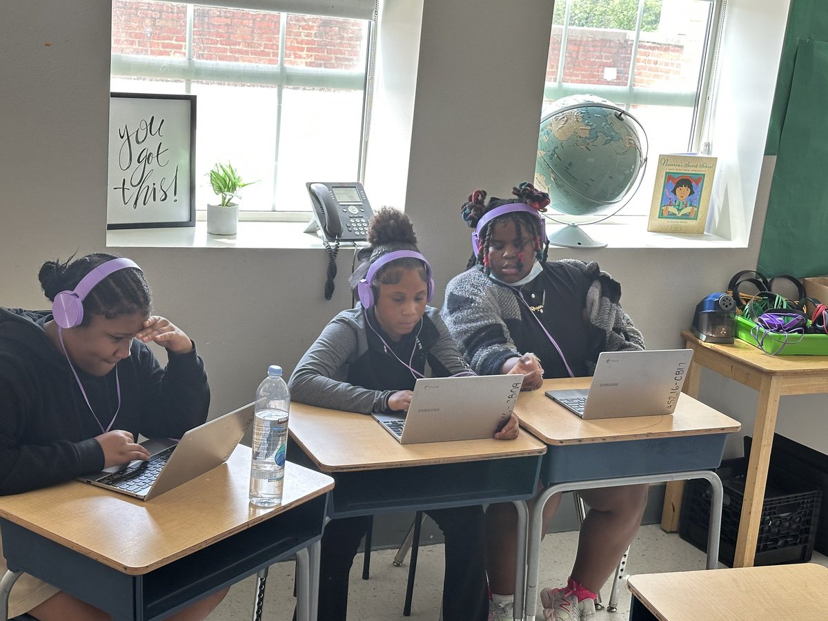 fpcsarmstrong's tweet image. 5th graders are brushing up on their map skills just in time for the NFL season. We’re using Google Maps to locate every #NFL team stadium refreshing their skills about absolute &amp;amp; relative locations while repping our favorite squads.
Geography meets NFL! 
#MapSkills