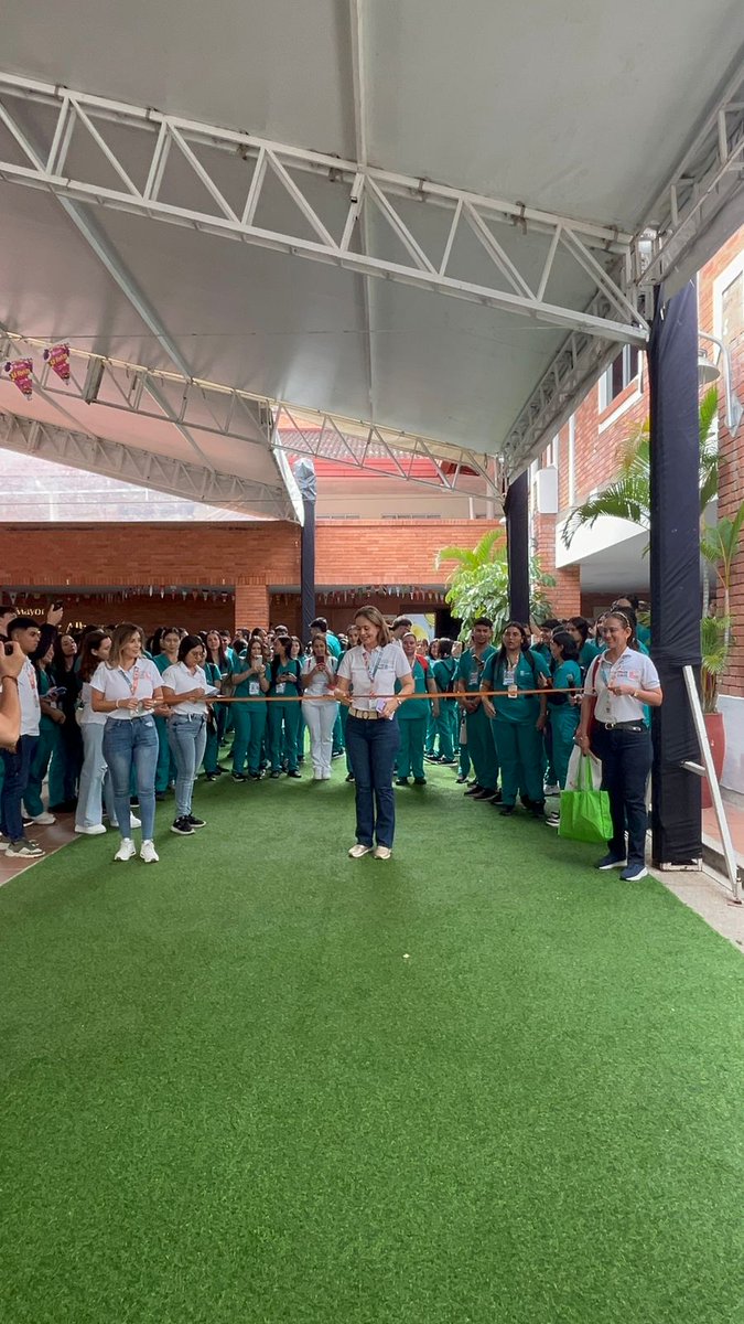 Hoy vivimos una jornada llena de aprendizaje, diversión y trabajo en equipo con nuestro Concurso de Búsqueda del Tesoro, inspirado en las Guías de Buenas Prácticas de la #RNAO.Cada pista nos llevó a conocer más sobre la excelencia en el cuidado y cómo implementar buenas practicas