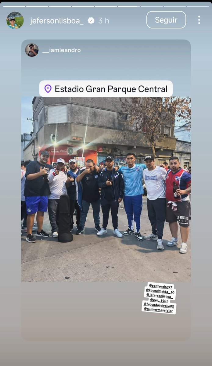 ociclistafiscal's tweet photo. Ele tava lá MAIS UMA VEZ. 

E MAIS UMA VEZ viu o Nacional perder.

FBI Tricolor, o maior fiasco dessa rede. https://t.co/X7ZnZPnU0i