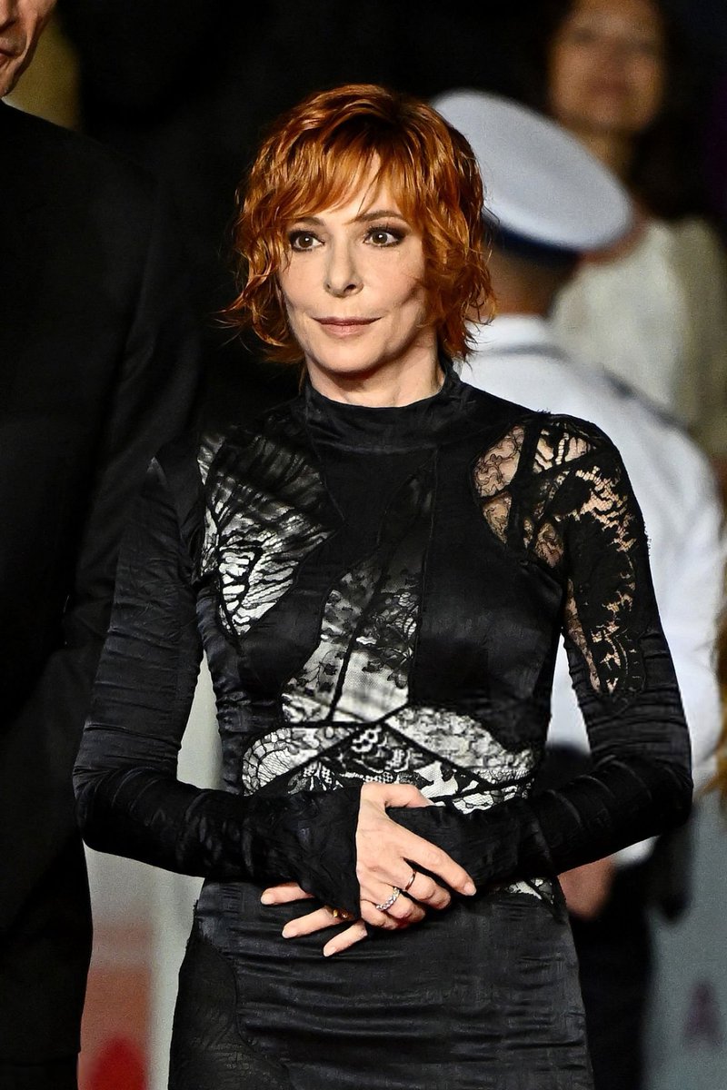 .#MylèneFarmer Montée des marches du
<a href="/Festival_Cannes/">Festival de Cannes</a> pour le film Dalloway