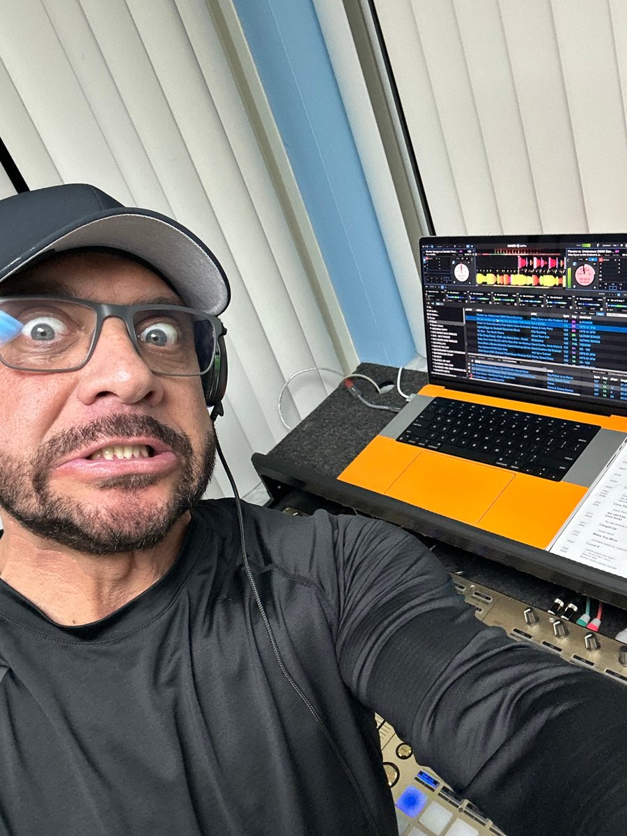VIC LATINO tweet media