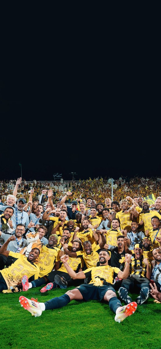 Amjaad_Aziz's tweet photo. تصبحون على خير يا أبطال الدوري الأقوى🏆💛🖤🔥#الاتحاد_بطل_دوري_روشن https://t.co/sOgAFd3JzU