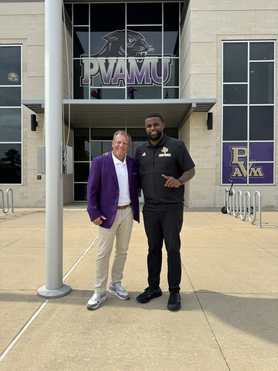 Jay Walker (@coachjaywalker) on Twitter photo Got a chance to catch up with a LEGEND today on THE HILL.
We got something cooking for yal soon!
<a href="/MattMalatesta1/">Matt Malatesta_VYPE</a> <a href="/vypehouston/">VYPE Houston</a> Got a chance to catch up with a LEGEND today on THE HILL.
We got something cooking for yal soon!
<a href="/MattMalatesta1/">Matt Malatesta_VYPE</a> <a href="/vypehouston/">VYPE Houston</a>