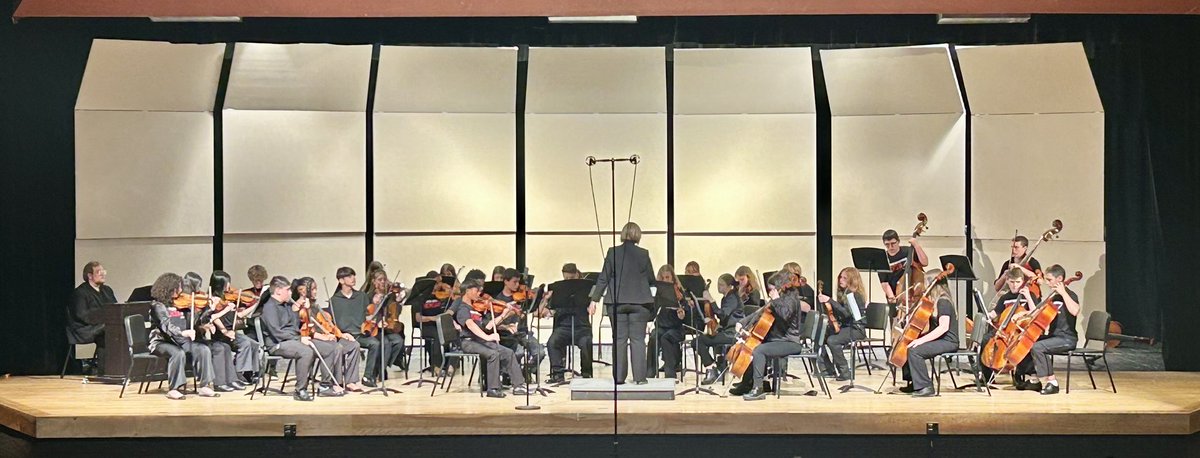 8th grade orchestra is closing out the night! 😤 🎼 #FamilyMatters