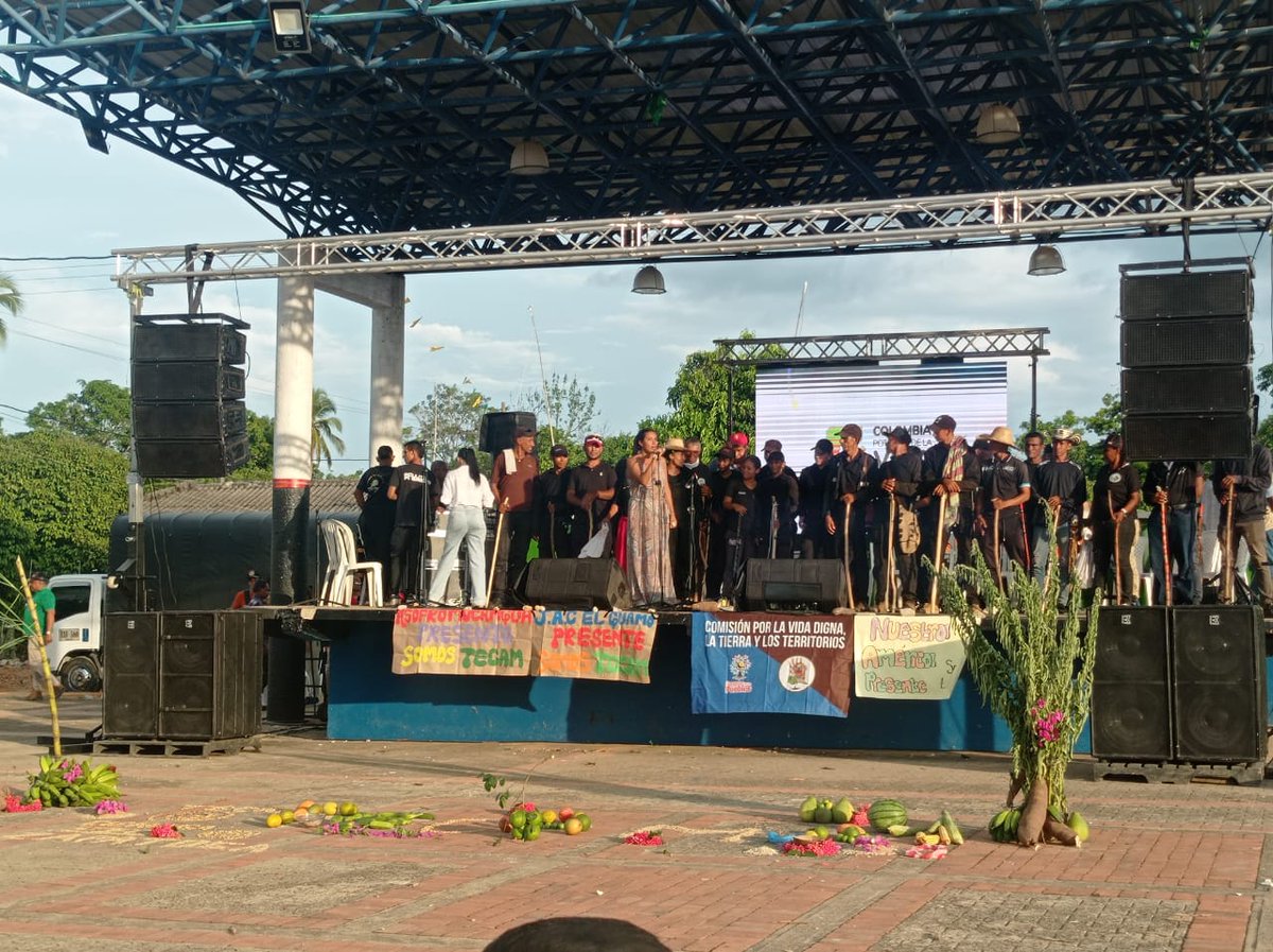 UPRAColombia's tweet photo. En el departamento del César se llevaron a cabo las primeras audiencias públicas de los TECAM en los territorios de Ciénaga La Zapatosa y Nuevo Amanecer, con la participación de comunidades campesinas, la Comisión por la Vía Digna, el Coordinador Nacional Agrario y entidades del sector agropecuario.

Durante las jornadas se:
✔️ Socializó el Plan de Vida Digna
✔️ Presentó el TECAM
✔️ Abrió un espacio de diálogo directo con las comunidades

La UPRA participó activamente y ofreció su acompañamiento técnico a través de dos herramientas clave:
🔹 RECIA, que permite identificar el potencial productivo del suelo
🔹 SIPRA, que apoya la planificación agropecuaria con información geoespacial

El encuentro concluyó con acuerdos, compromisos y una hoja de ruta para seguir avanzando en la construcción de territorios rurales más dignos, sostenibles y planificados.

#UPRAEnRegión #TECAM #PlanDeVidaDigna #RECIA #SIPRA #César #OrdenamientoAgropecuario