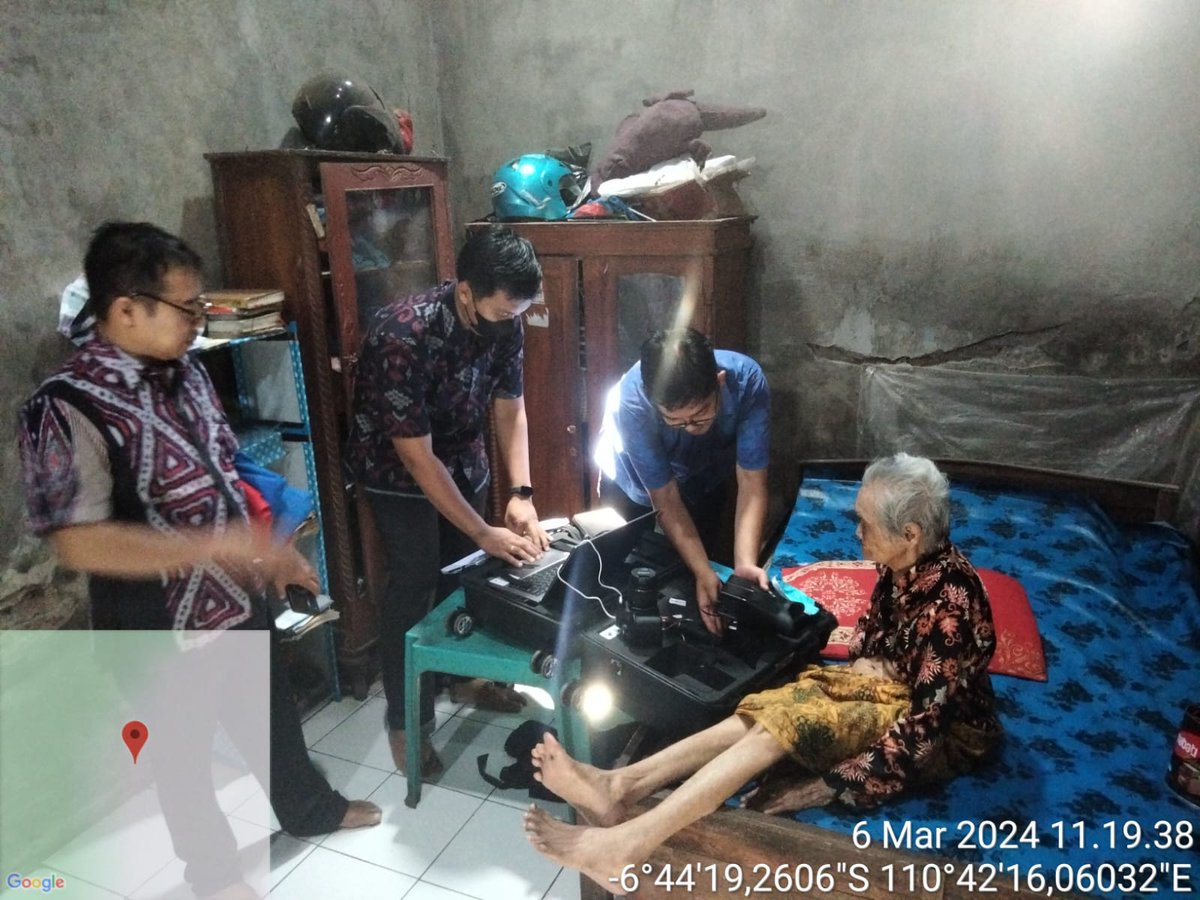 Disdukcapil datang langsung ke masyarakat untuk memberikan pelayanan, khususnya bagi masyarakat lansia, berkebutuhan khusus, masyarakat dengan mobilitas terbatas.
Pelayanan Jemput Bola mendukung prinsip efektivitas, efisiensi, responsivitas, dan dapat menekan budaya praktek liar.