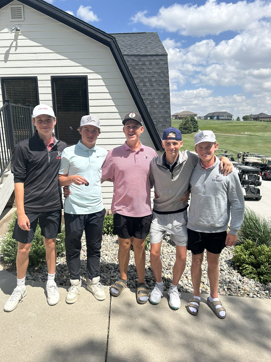 Tough conditions today in the wind but we still got 4th as a team. Individual medalists were Nate with 8th place and Kayden with his first varsity medal getting 9th!