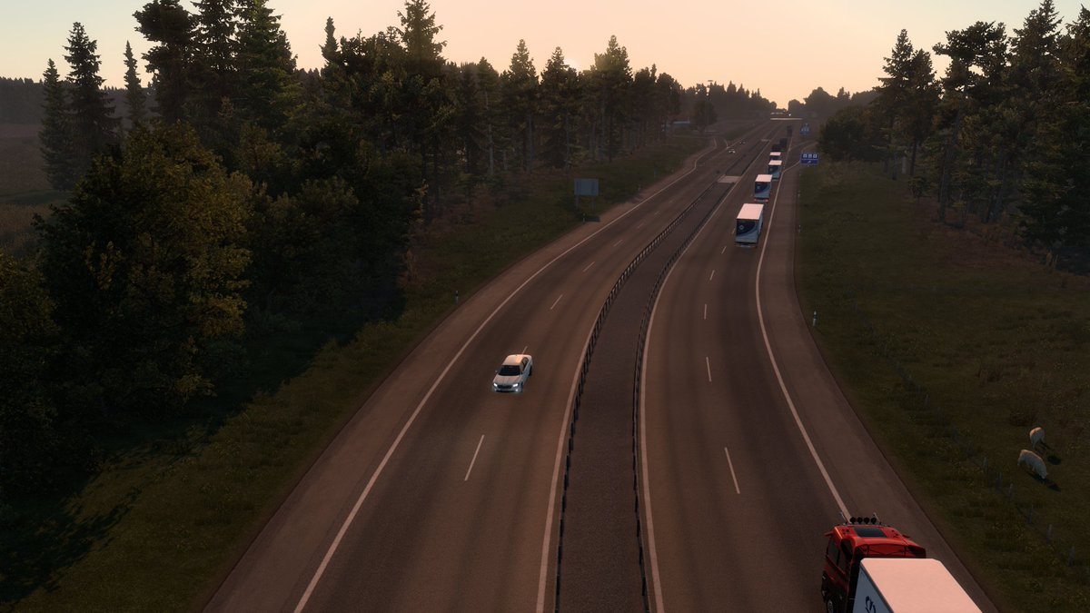 Real_Ops_group's tweet photo. There is a police pursuit on the E25 south bound of armed robbers that just help up a bank in Zurich https://t.co/DztTpbUob3