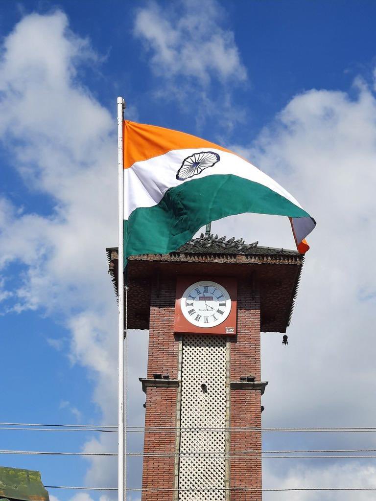 RahulRPActor's tweet photo. The Beautiful View of Kashmir

Proud Moment from Srinagar’s #TirangaYatra at Lal Chowk in Kashmir Celebrate Success of #OperationSindoor Bravery of the Indian Armed Forces🇮🇳🙏🏻

जब सरकार पावरफुल होती है
तो दुश्मन की सरहदे भी कांपने लगती है⚔️
Strong Leader🙏🏻@narendramodi @AmitShah https://t.co/QtebVMu8MD