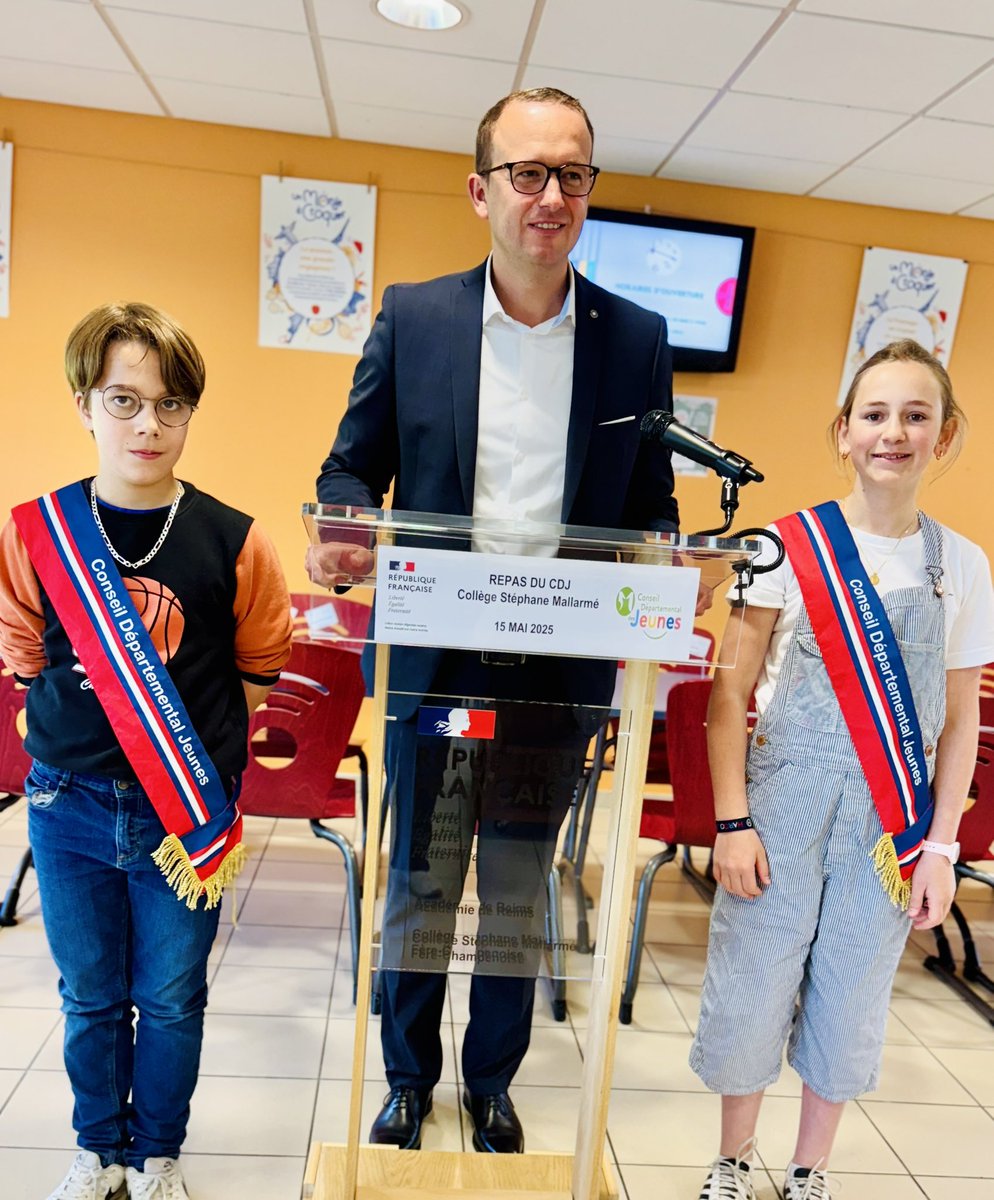 CMallarme51230's tweet photo. Jeudi 15 mai 2025, le conseil départemental des jeunes (CDJ) a organisé un repas solidaire servi dans 43 collèges Marnais.
Collège Stéphane Mallarmé de Fère-Champenoise
Labor noster dignitas nostra
@AcReims https://t.co/3OCHDlhtfi