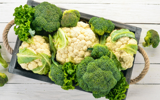 KristenJakobitz's tweet photo. One of the best ways to keep #estrogen at optimal levels? Eat veggies in the cruciferous family. These include broccoli, cauliflower, Brussels sprouts, cabbage, kale, and bok choy. Anything green and leafy is always a good idea, too!
#perimenopause #MidlifeNutrition #HormoneHealth