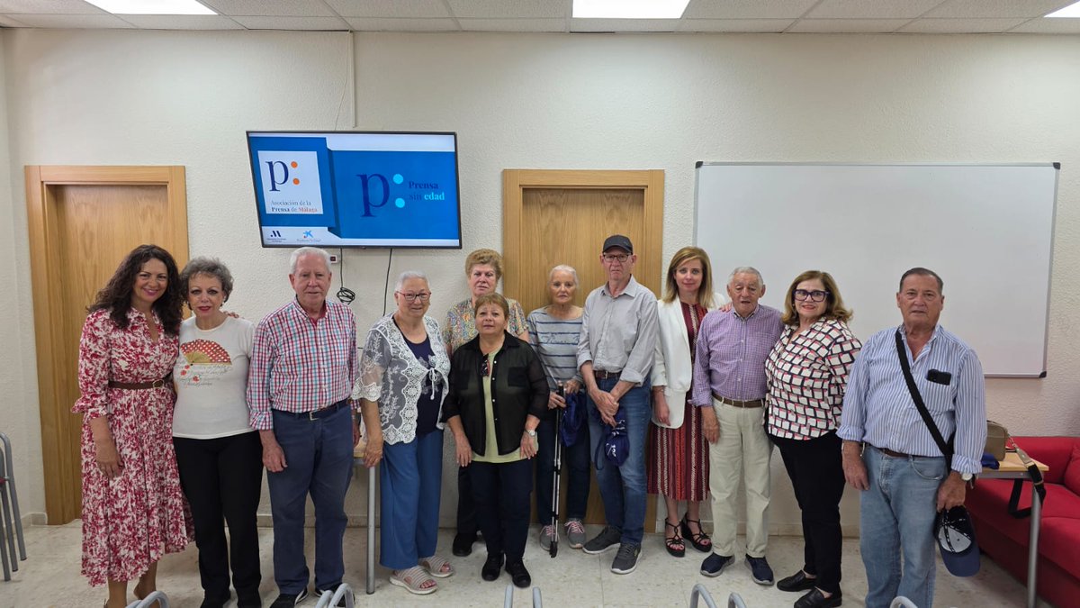 Tras #Marbella  le ha tocado el turno a San Pedro Alcántara. Su CPA 👵👴acogía un 🆕curso de educomunicación. Este proyecto tiene como objetivo fomentar la participación activa de los 👴👵 en la 🌍de la 📰🎙️.
💪 <a href="/aprensamalaga/">Asociación de la Prensa de Málaga</a>
🤝 <a href="/diputacionMLG/">Diputación de Málaga</a> y <a href="/FundlaCaixa/">Fundación ”la Caixa”</a>
🙌: <a href="/Ayto_Marbella/">Ayto. Marbella</a>