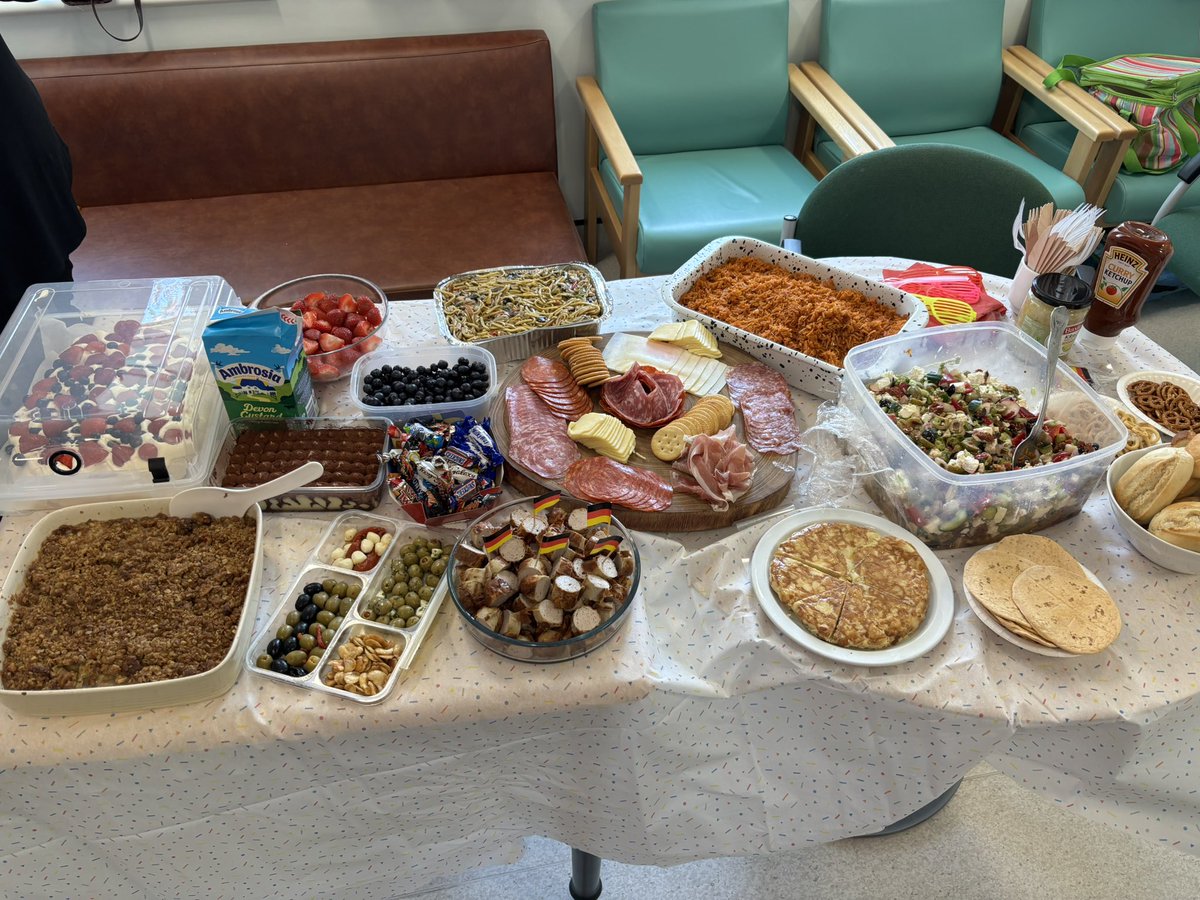 What a lovely morning at Endoscopy Leigh! Lots of amazing food brought everyone together 😋 Food from the eurovision county’s 😍#nursesday2025
<a href="/Kim_Whiteside/">Kim Whiteside</a> <a href="/r_mccarren/">Rebecca McCarren</a>