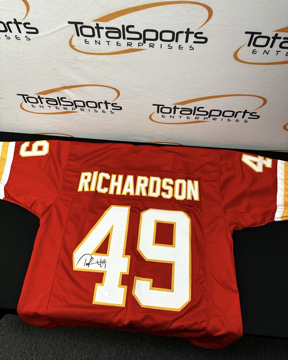 DEAL OF THE DAY!

Tony Richardson Autographed Jerseys: $49!

Use discount code "RICHARDSON49" at checkout!

This discount code is valid until Sunday at midnight 👀

⬇️⬇️⬇️

tsekansascity.com/products/tony-…