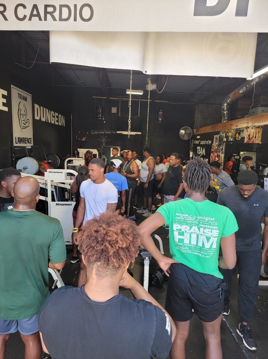 Bertram Lawrence Sr (@dungeondfw) on Twitter photo I've been making it happen and OUT DOING these LARGE GYMS for YEARS. IT'S not the SIZE OF THE GYM it's THE RESULTS!!!DUNGEON SUMMER COMMING Up. WHO TRYING TO BE GREAT <a href="/_johnnyealy/">johnny_ealy</a> <a href="/JadenJones12_/">Jaden “Mutant” Jones</a> <a href="/3BTheOne/">3B</a> <a href="/MasonDLion07/">Mason Demetrius Williams</a> <a href="/iAmURteacher/">John W. Boswell, II</a> <a href="/J_smoove84/">JUSTIN KIMBER 🏈1️⃣0️⃣</a> <a href="/Coach_MannyR/">Manny Ramirez</a> <a href="/TatumFeigle/">Tatum Feigle</a> <a href="/Chance3/">Chance</a> I've been making it happen and OUT DOING these LARGE GYMS for YEARS. IT'S not the SIZE OF THE GYM it's THE RESULTS!!!DUNGEON SUMMER COMMING Up. WHO TRYING TO BE GREAT <a href="/_johnnyealy/">johnny_ealy</a> <a href="/JadenJones12_/">Jaden “Mutant” Jones</a> <a href="/3BTheOne/">3B</a> <a href="/MasonDLion07/">Mason Demetrius Williams</a> <a href="/iAmURteacher/">John W. Boswell, II</a> <a href="/J_smoove84/">JUSTIN KIMBER 🏈1️⃣0️⃣</a> <a href="/Coach_MannyR/">Manny Ramirez</a> <a href="/TatumFeigle/">Tatum Feigle</a> <a href="/Chance3/">Chance</a>