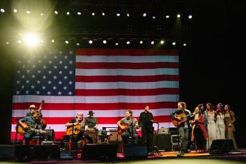 Jdee_5's tweet photo. The life I love is makin' music with my friends...
Thanks for having us, Phoenix!
📷: Aubrey Wise https://t.co/mYbbSZF4Nj