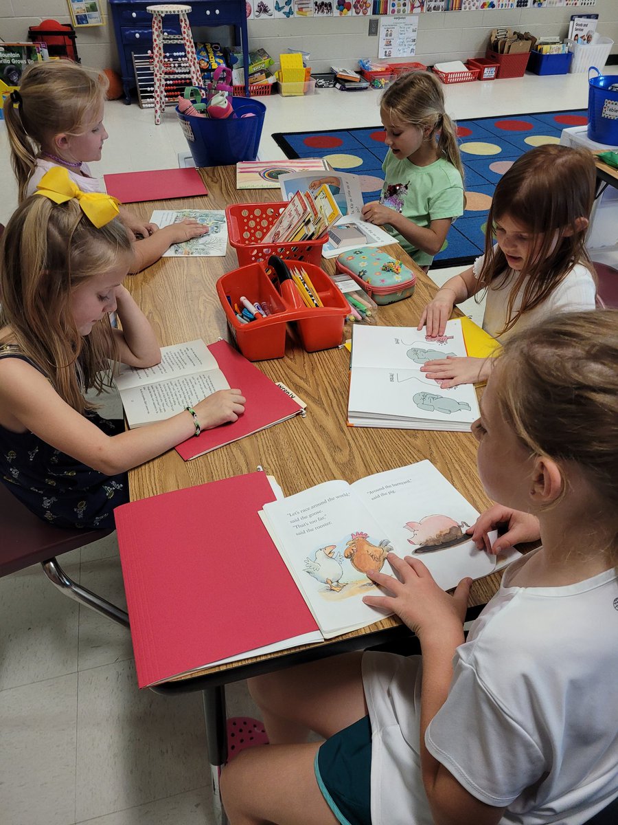 Finishing strong! I spy super readers! #mvesgainesville #firstgraderocks