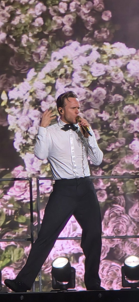 PaulLewry's tweet photo. Olly well done an amazing show #ollymurs #Liverpool https://t.co/Mq1ghouPU9